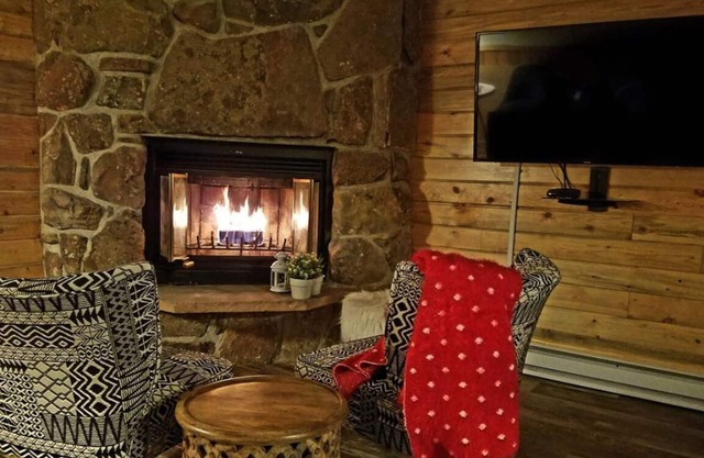 Resort Studio / The Inn / Für 4 Personen - Pool & Spa / RMNP