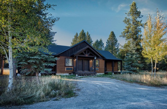 Bequem 6 Personen - 30 Minuten vom Yellowstone Park entfernt!
