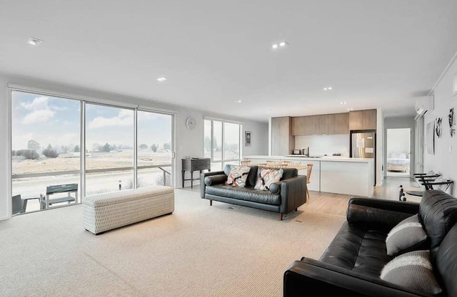 Queenie's Lakeview Star - 2 Bedrooms