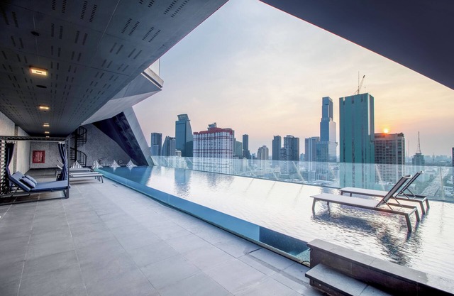 QUEENSLAND HOTEL BANGKOK