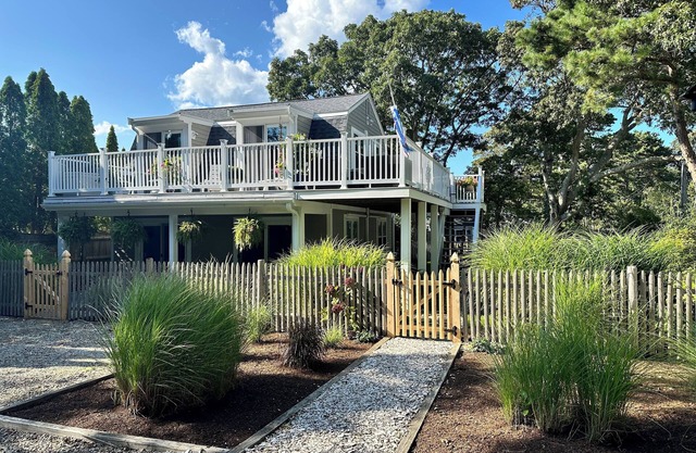 QUESTOVER…Steps to Nantucket Sound Beaches.. Lower level 2 bed 1 bath sleeps 6