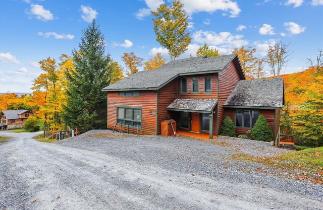 Quick walk to Salamander! Year-round comfort. Welcome to Family Traditions