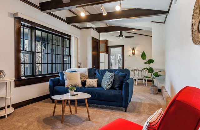 June Special 1BR Home Sleeps 4 Wkly & Mthly Discounts
