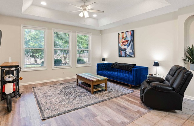 Quiet 2 bedroom - one level