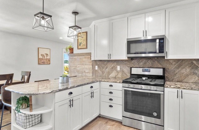 Quiet 3 bd 1 bath recently remodeled home in a beach community
