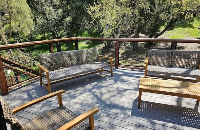 Quiet 3-bedroom house in Atascadero 'Wine Country' with WiFi, AC, Jacuzzi