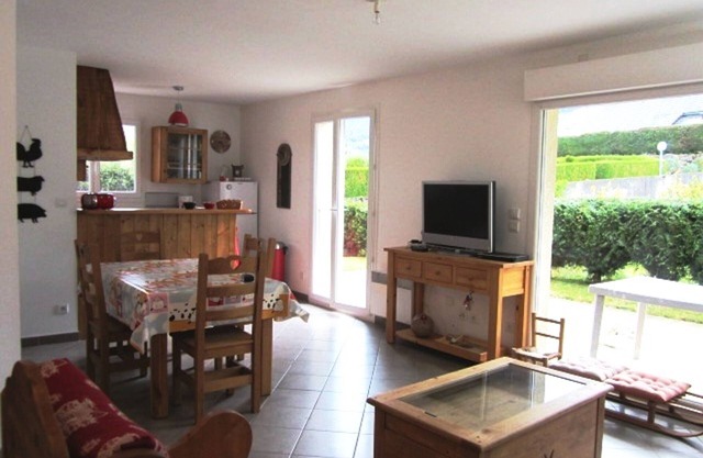 3 ruhige Zimmer, nahe Zentrum, Garage, Box WIFI, gut ausgestattet
