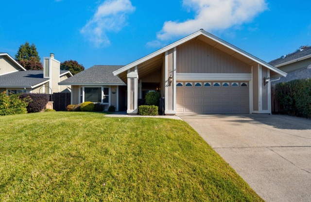 Quiet 4bdrm home with back yard