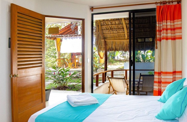 QUIET A/C room bathroom & terrace private wifi