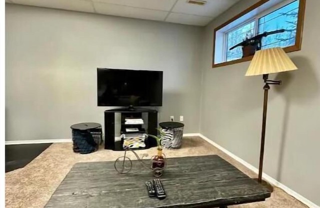 Quiet Acreage in FN very close to the community