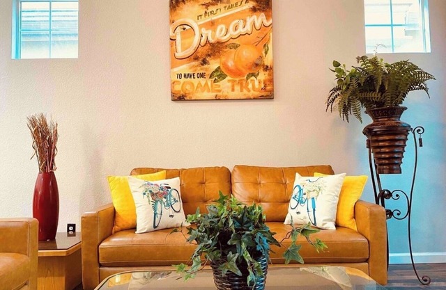 Quiet and Civilized Community ，Big RV Parking，Five-star reviews on website air….