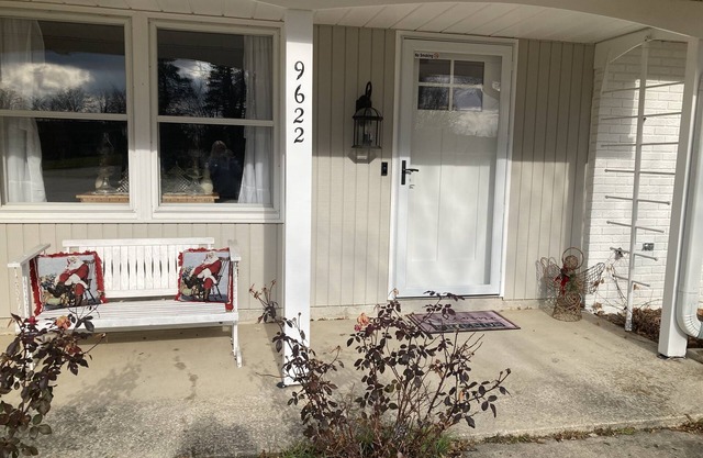 Quiet and comfy home is one of Fort Wayne's most sought after areas of the city