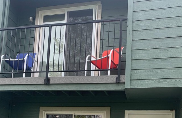 Quiet and convenient East Boise townhouse - 7 min from downtown