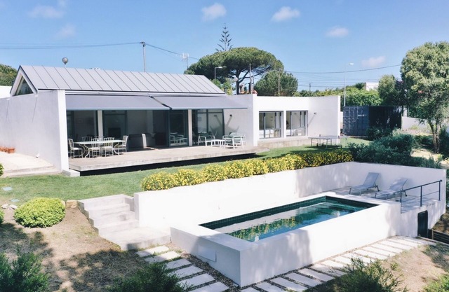 Quiet and cozy family retreat between Sintra village, the park and the beaches