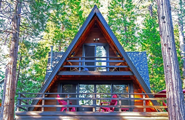 Quiet and Cozy, Stunning A-Frame Cabin in Sugar Pine!