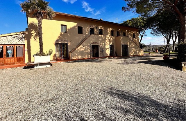 FeWo in Lari,Terrasse,Wi-Fi,familienfreundlich,Swimmingpool,Dorfnah,bis 6 Pers