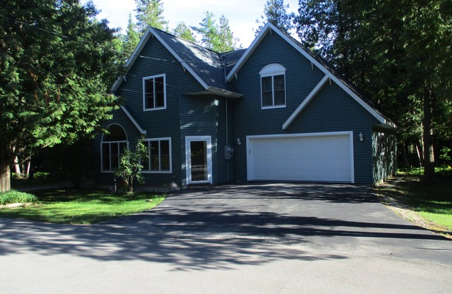 Quiet and secluded yet walking distance to the beach and Ephraim town center!