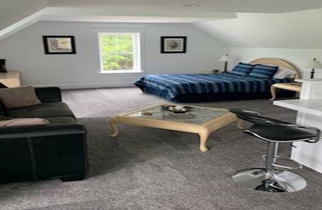 Quiet apartment for extended stay traveling professionals