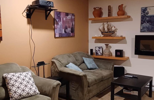 Quiet apartment in beautiful Port Moody
