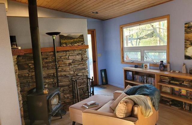 Quiet Artist Suite