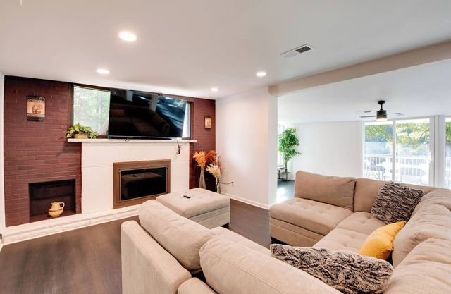 Quiet Atlanta Getaway - 16 Mi to Downtown!