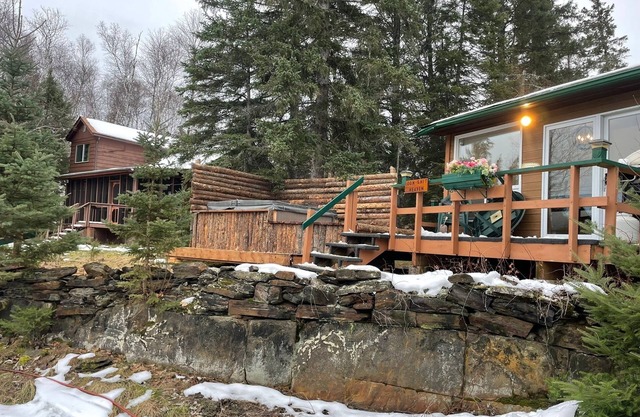 Quiet Bay West Hawk Cottage