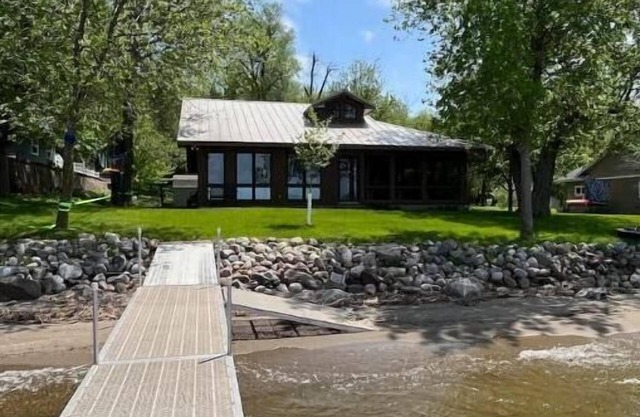 Quiet cabin on Lake Minnewaska - perfect for a family escape.