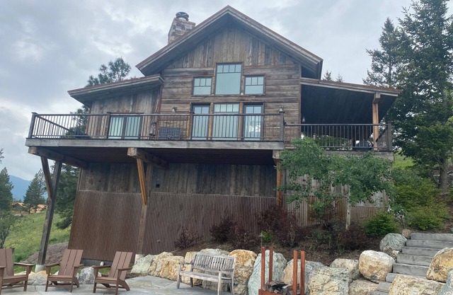Quiet cabin with incredible views
