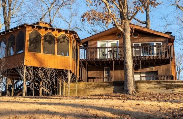 Quiet Cabin with Relaxing views in Climax Springs