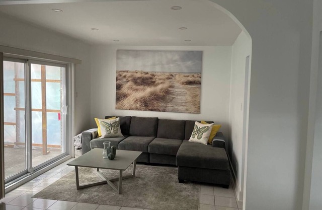 Quiet City Retreat in Laval