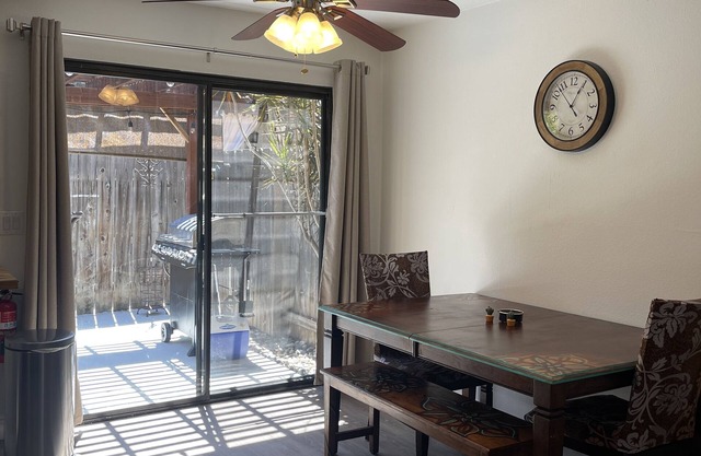 Quiet clean Gardens setting 2 bedroom 1.5 bath condo pool/ hot tub