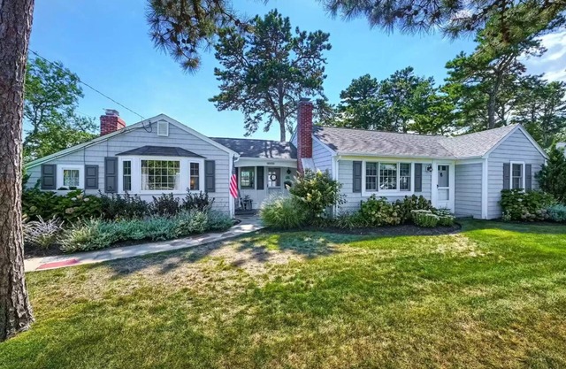 Quiet, Clean West Dennis Home - Walk to Beach