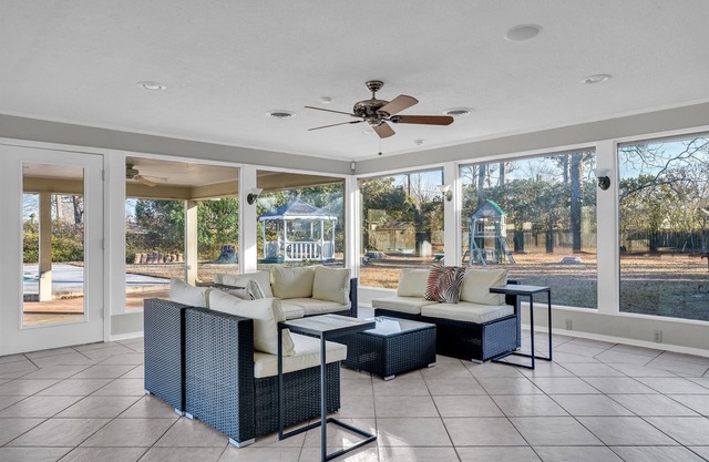 Family Home | Close Shopping | Spacious & Modern