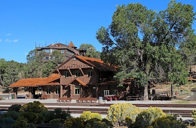 Quiet, Comfortable Unit in Williams! Free Continental Breakfast & Parking