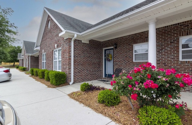 Quiet Condo Between Carolina Beach and Downtown ILM -- 2 Beds 2 Baths Sleeps 3
