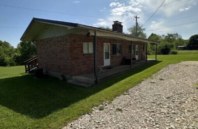 Quiet Cottage located in the heart of Burr Oak State Park - #4