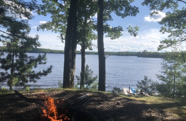 Ruhiges Ferienhaus mit herrlichem, friedlichem Seeblick in der Nähe von Elcho und Pelican Lake WI