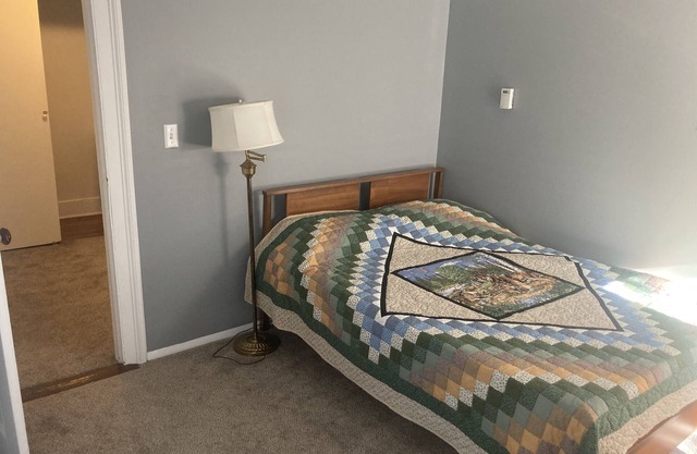 Quiet Country Apartment on a dead end road!