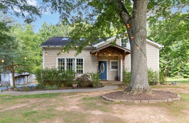 Quiet Country Farmhouse