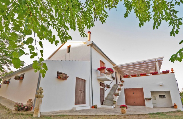 Ruhiges Landhaus in den Abruzzen mit Jacuzzi