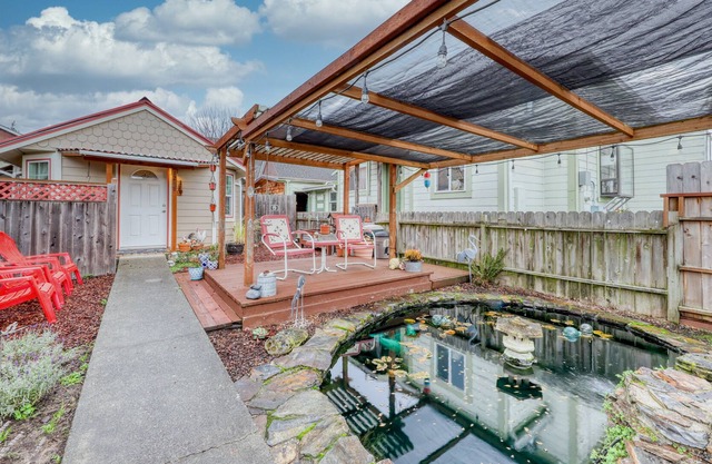 Ruhiges, gemütliches Ferienhaus mit sonniger Terrasse und Grill - In der Nähe der Redwoods und Strände!