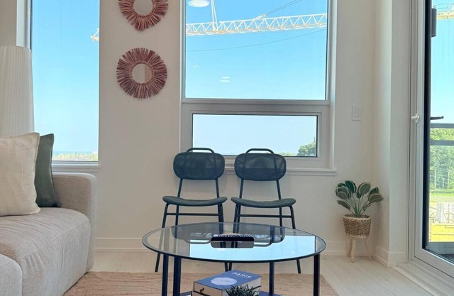 Quiet & Cozy Oasis in the Heart of Oakville Uptown