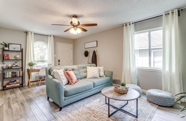 Charming home in Central Fort Worth near The Stockyards, TCU & Dickies Arena