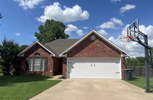 Quiet Cul De Sac Home near Casino and College
