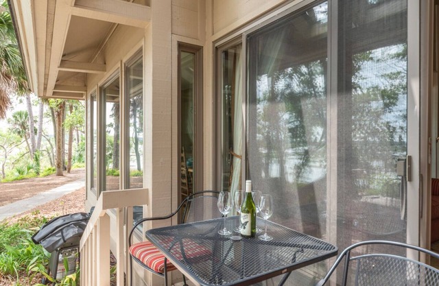 Ruhiges Haus mit 2 Schlafzimmern auf Dataw Island mit Blick auf den Bach