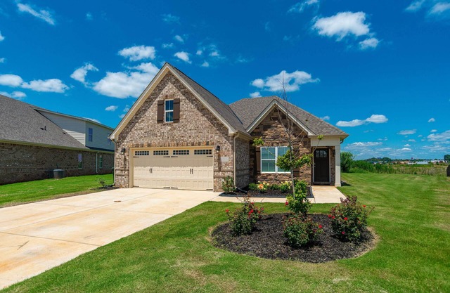 Quiet Family Home 15 Mi to Dtwn Huntsville!