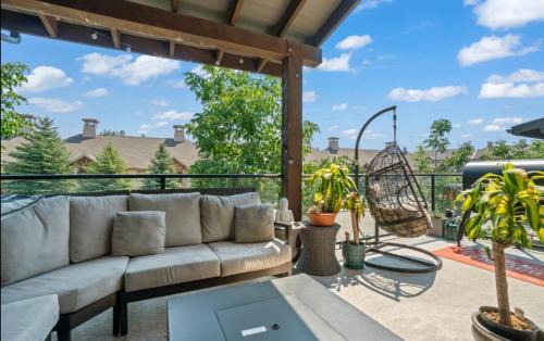 quiet furnished beautiful townhouse near kelowna for rent