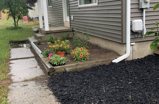 Quiet GrandRapids Home Near lake. 8miles from downtown.