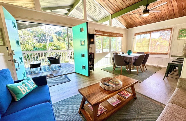 Quiet Hilo Cottage, Prime Location for Beaches, Snorkeling, and Surfing