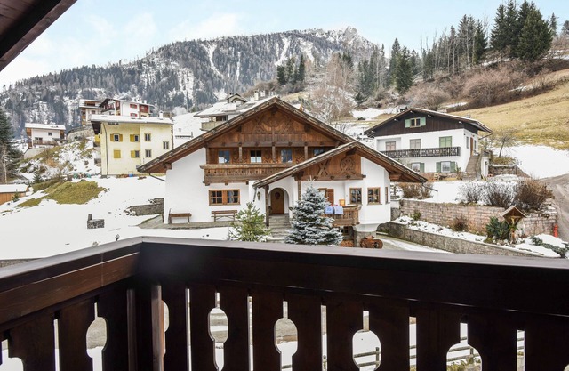 Ruhige Ferienwohnung "La Rossa" (CIPAT-Nummer: 022118-AT-054612) mit WLAN, Balkon und Bergblick; Parkplätze und Garage vorhanden